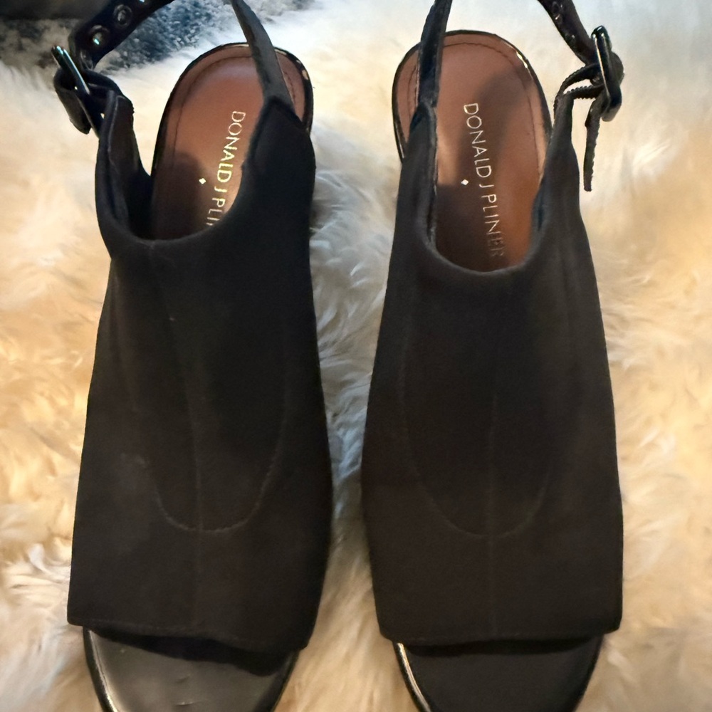 Donald J. Pliner Elegant Black Open-Toe Sandals